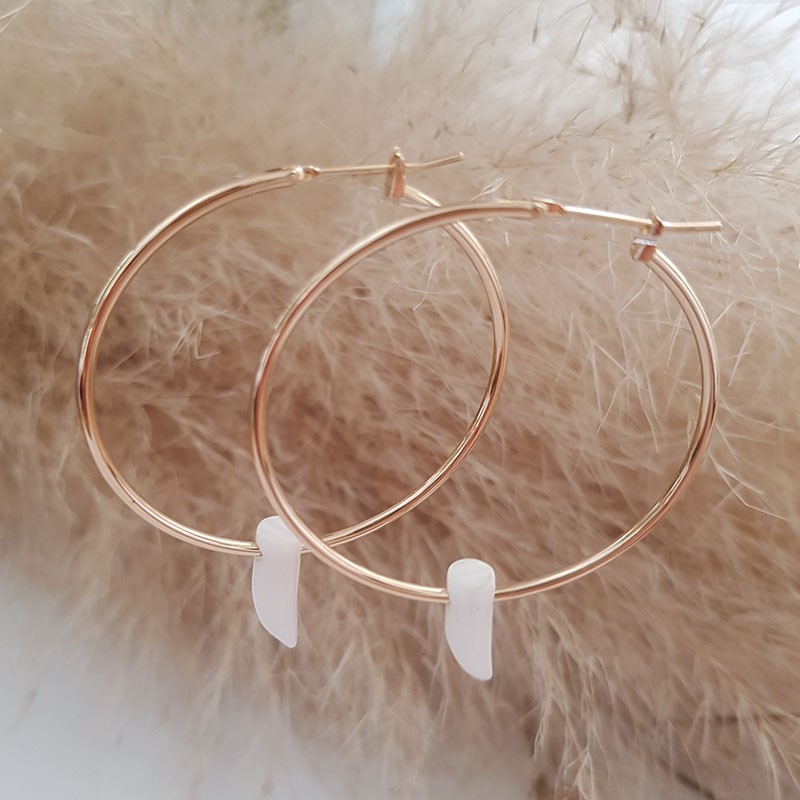 Grandes créoles plaqué or et corne en nacre