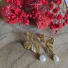 Boucles d’oreilles Flora Nacrée acier doré et perle nacrée | Maison Rosie