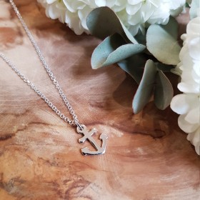 Collier petite ancre marine...