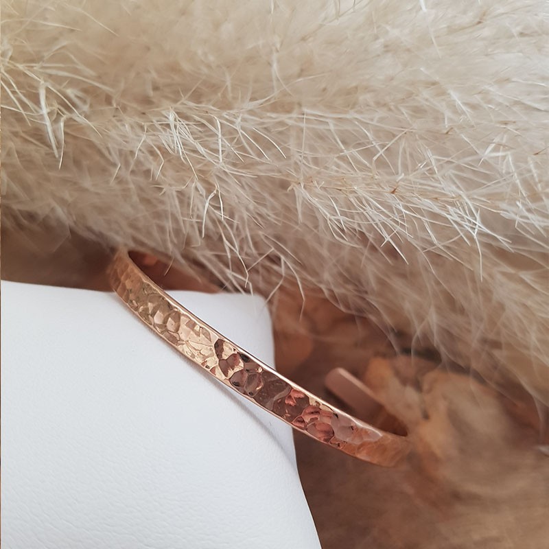 Jonc martelé ouvert plaqué or rose