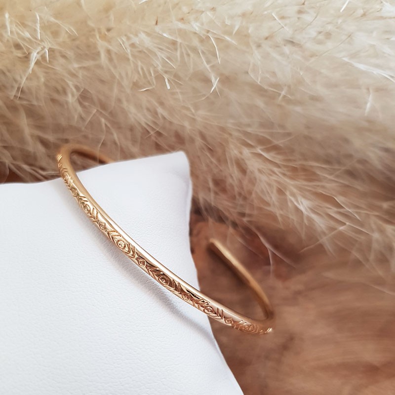 Jonc ethnique ouvert plaqué or